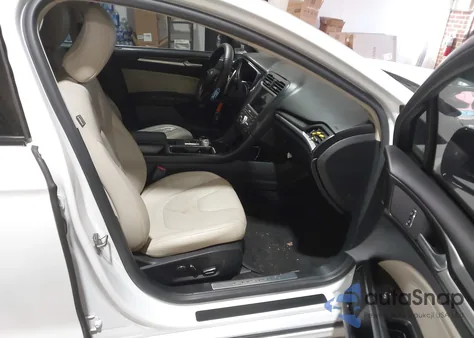 2017 Ford Fusion Titanium из США, поврежденный, VIN 3FA6P0K92HR146483